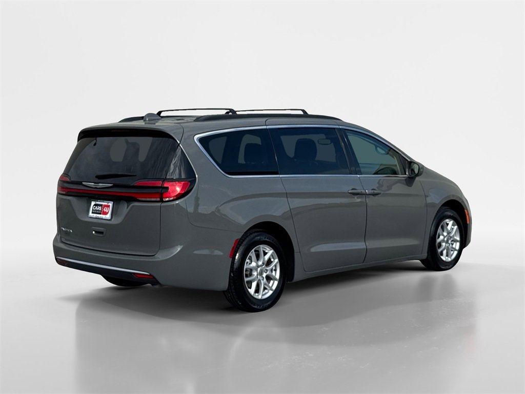 Used 2022 Chrysler Pacifica Touring-L image 7