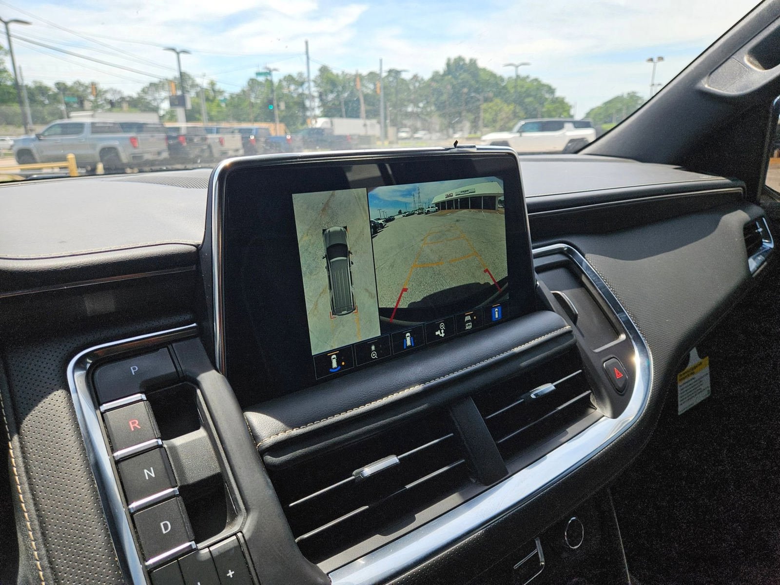 Used 2022 Chevrolet Tahoe Premier AWD/4WD image 17