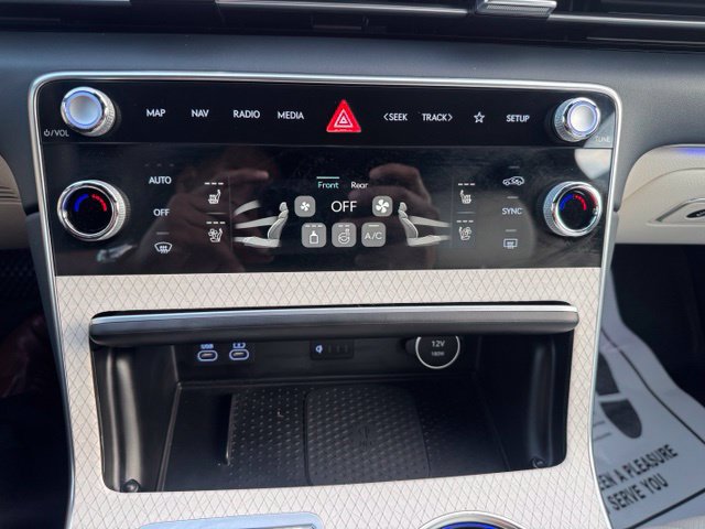 Certified 2025 Genesis GV80 3.5T Prestige AWD/4WD image 30