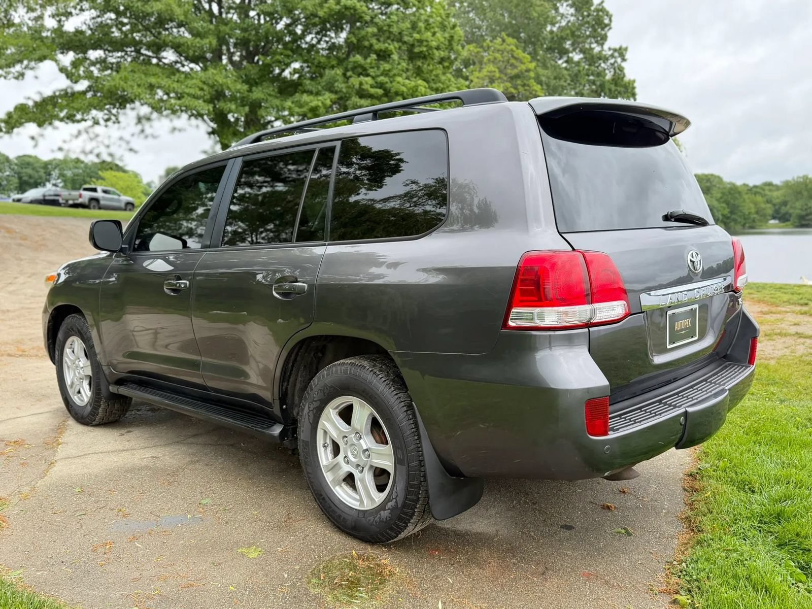 Used 2011 Toyota Land Cruiser w/ Upgrade Pkg AWD/4WD image 13