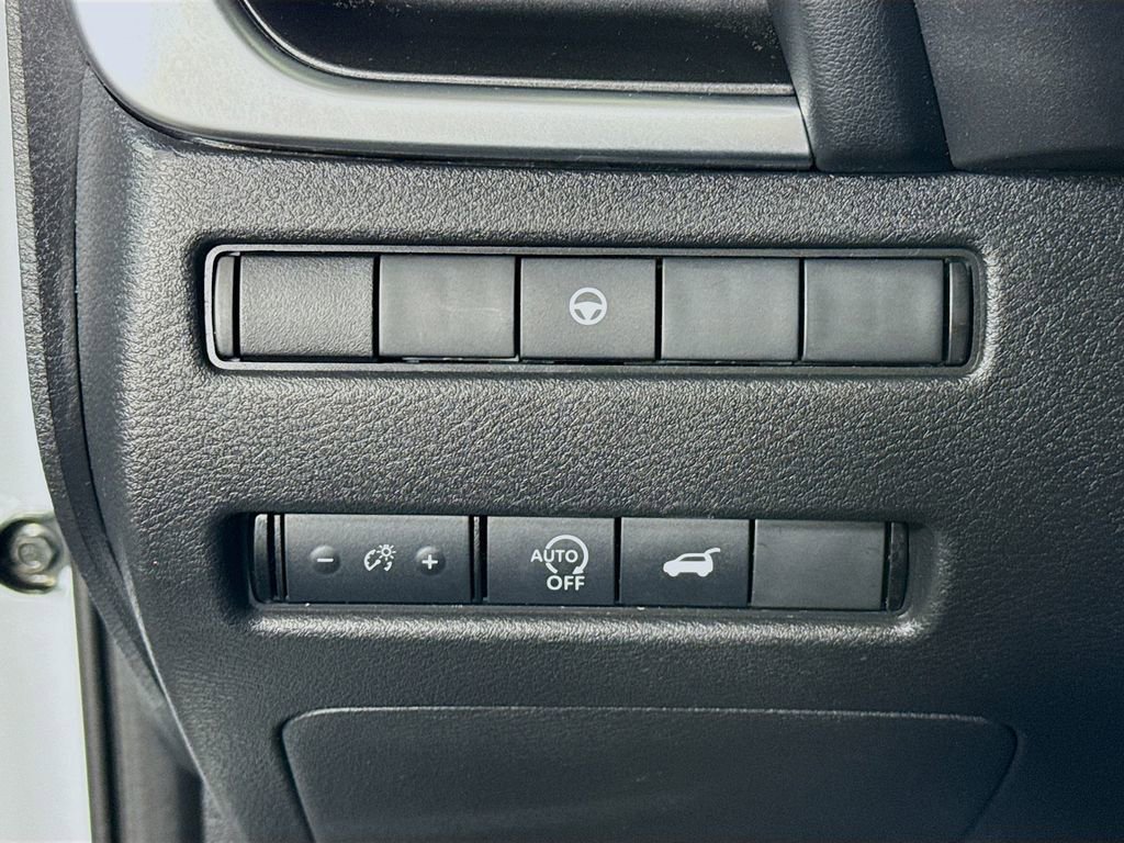 Certified 2024 Nissan Rogue SV image 18