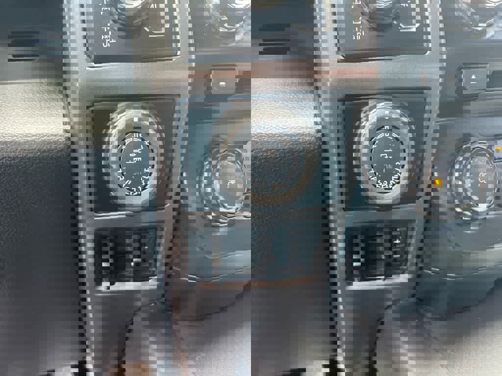 Used 2016 Ford F150 XLT w/ Equipment Group 302A Luxury image 32