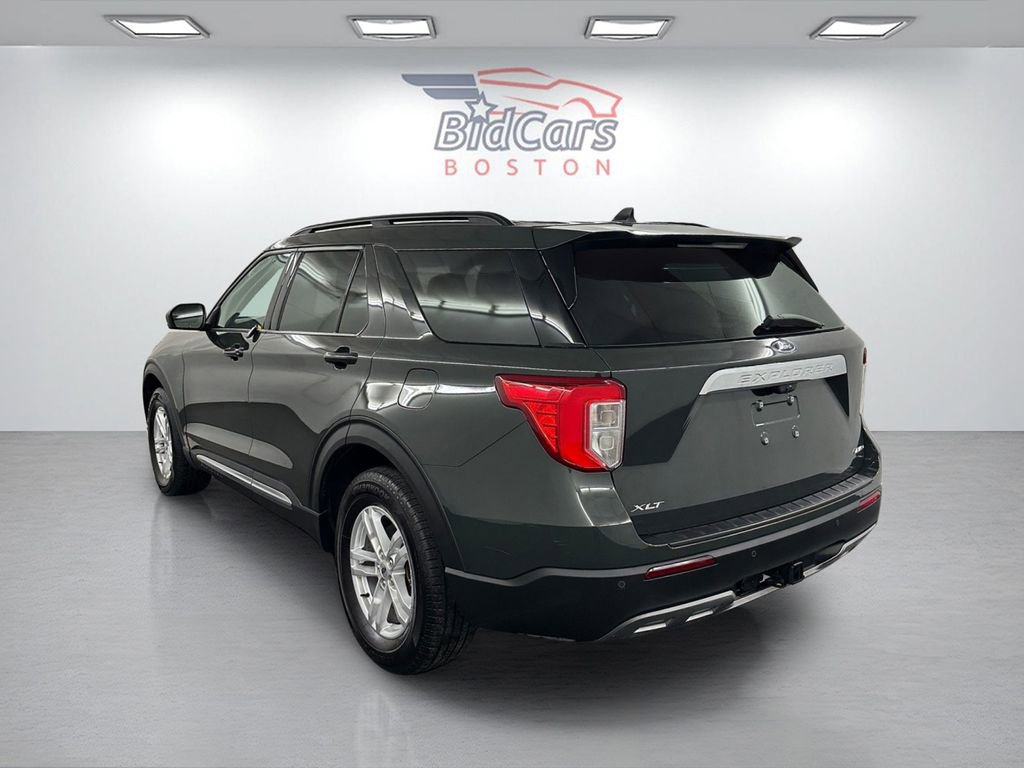 Used 2022 Ford Explorer XLT w/ Equipment Group 202A image 6