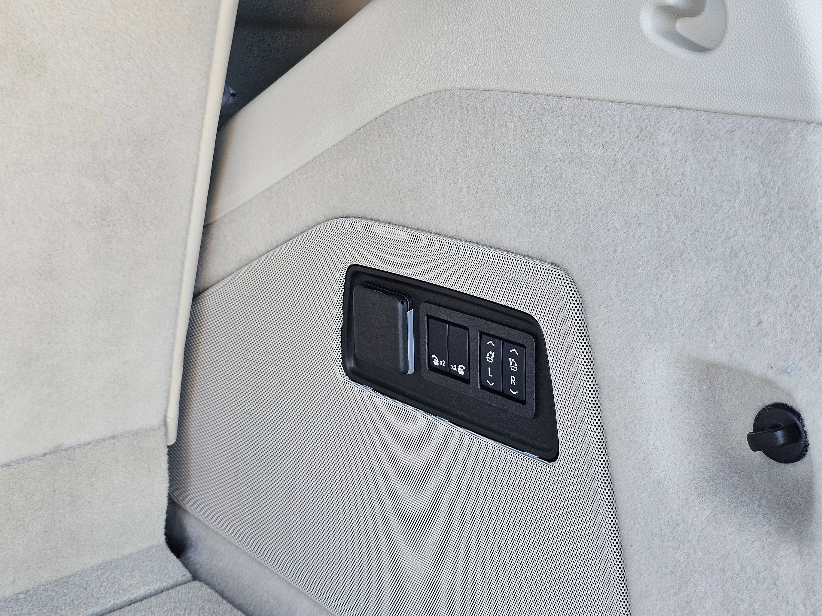 Used 2024 Cadillac Escalade Sport Platinum w/ Heavy-Duty Trailer Package image 46