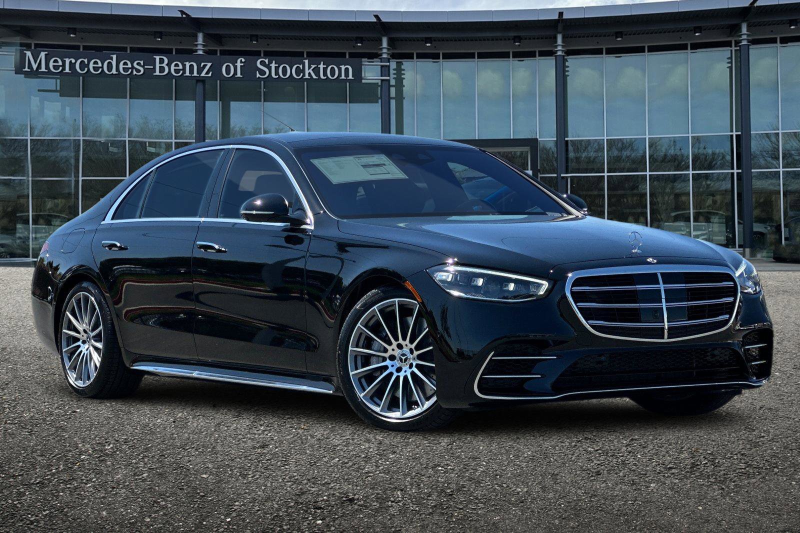 New 2025 Mercedes-Benz S 580 4MATIC Sedan image 1