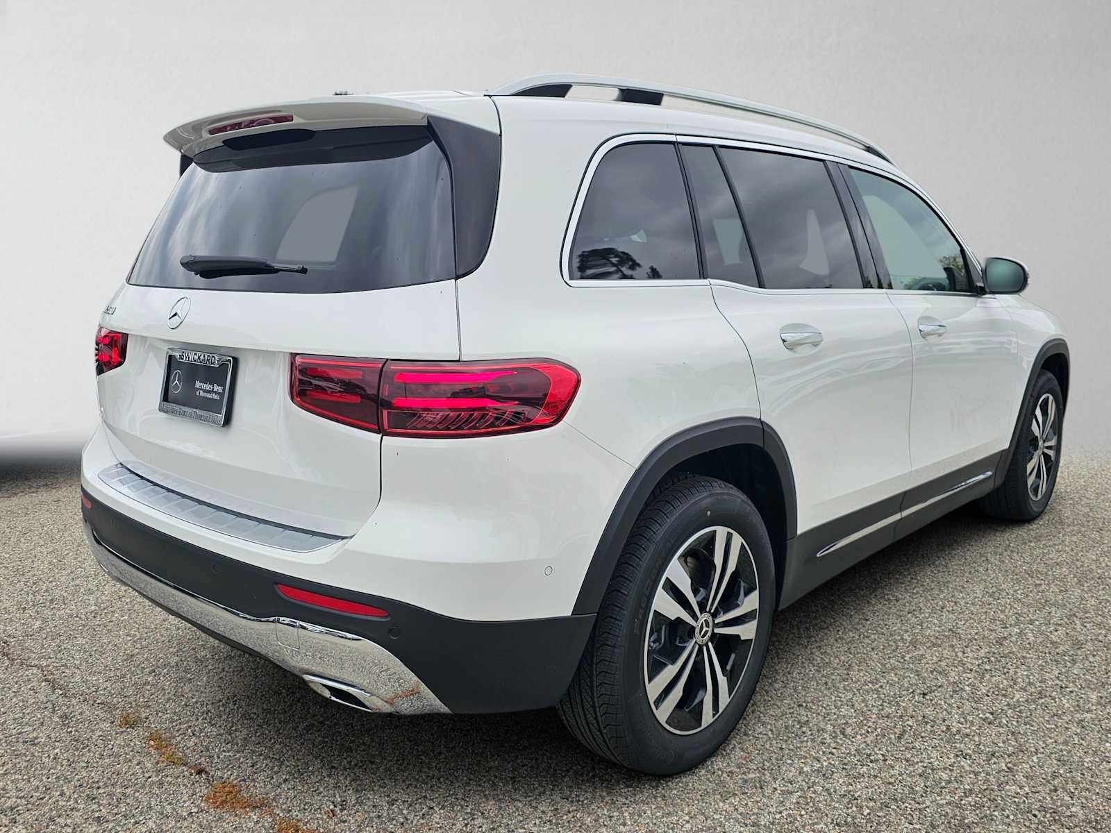 New 2026 Mercedes-Benz GLB 250 image 3
