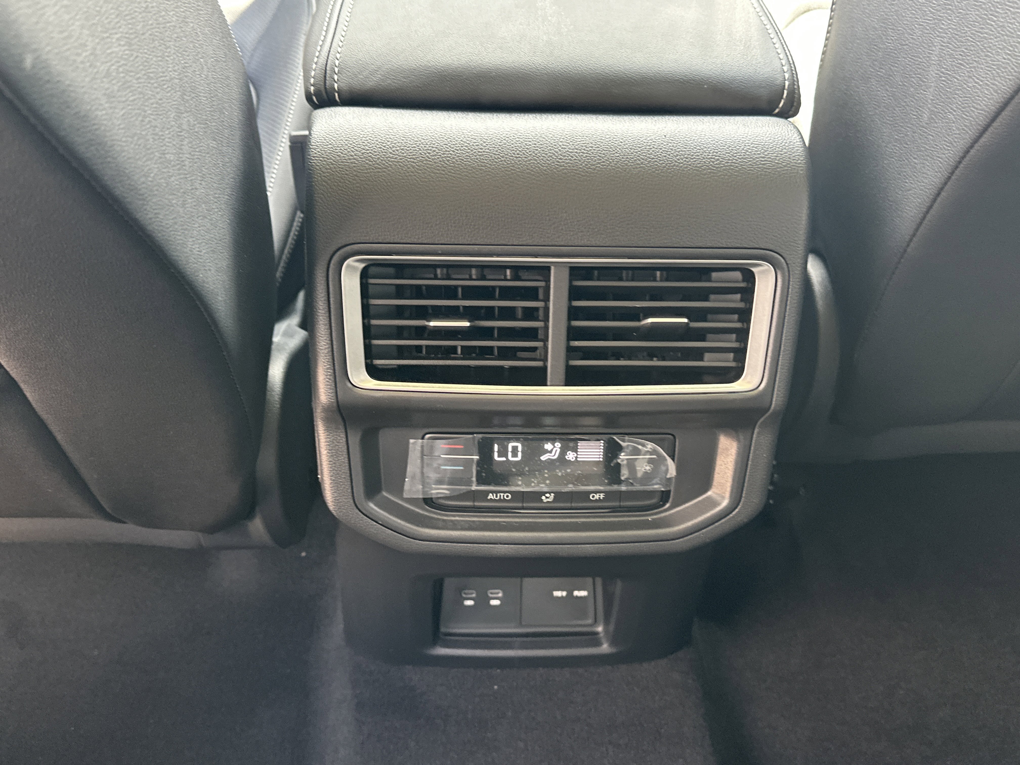 New 2026 Volkswagen Atlas SE image 15