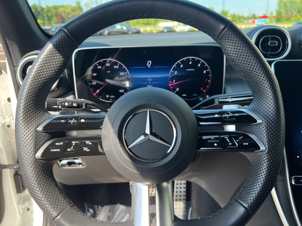 Used 2025 Mercedes-Benz GLC 300 4MATIC w/ AMG Line image 17