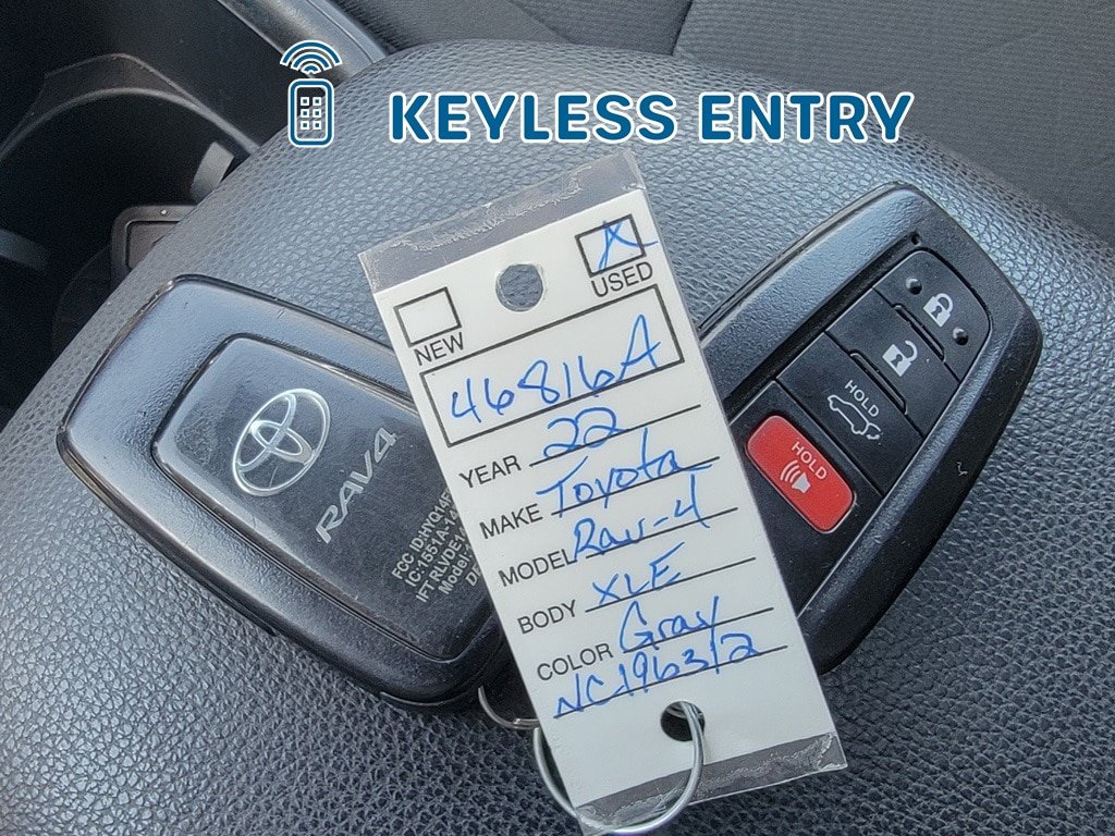 Used 2022 Toyota RAV4 XLE w/ Convenience Package FWD image 32