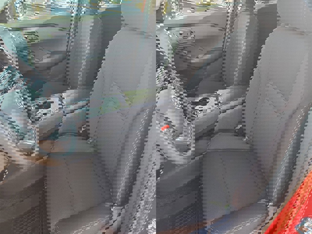 Used 2025 Nissan Rogue S image 14