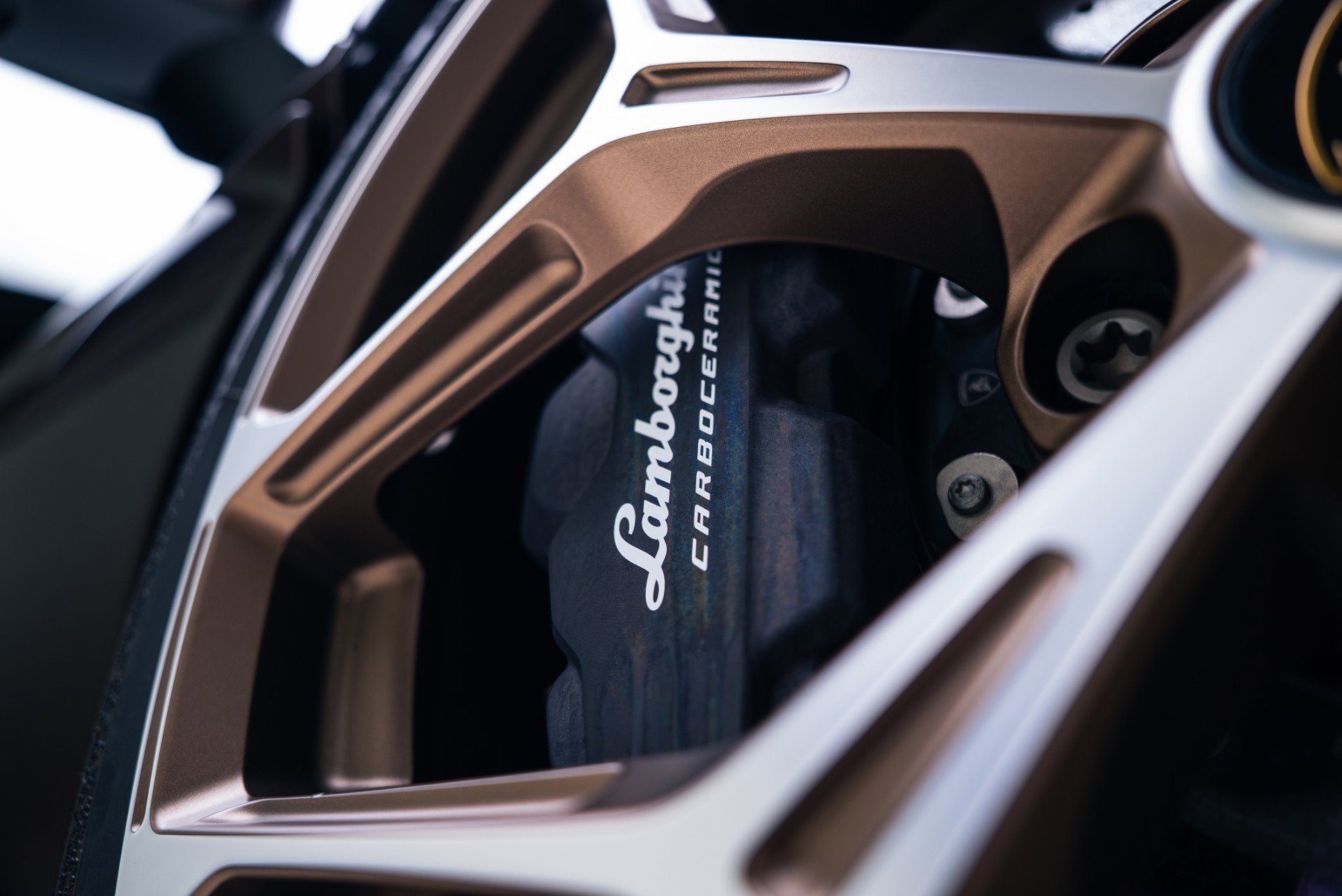 Used 2025 Lamborghini Revuelto image 36