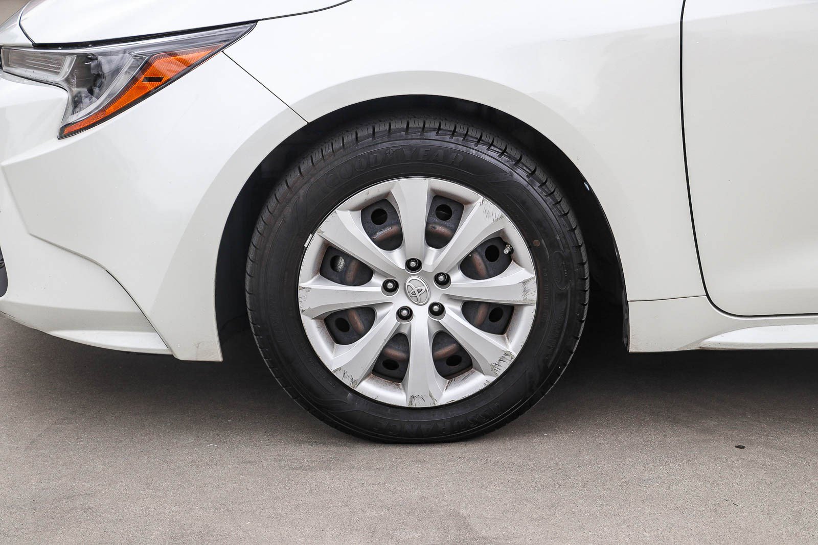 Used 2020 Toyota Corolla LE w/ Carpet Mat Package (TMS) image 9