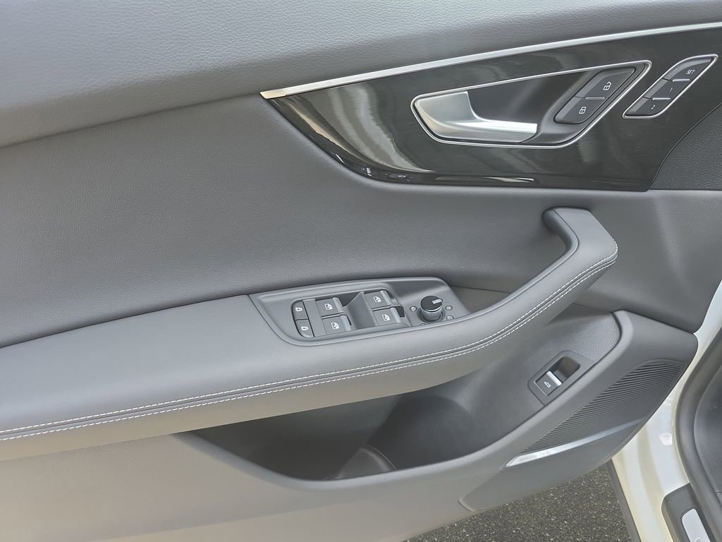 Certified 2025 Audi Q8 Premium Plus w/ Premium Plus Package image 27