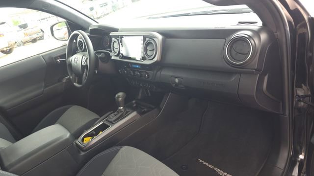 Used 2022 Toyota Tacoma TRD Sport w/ Technology Package AWD/4WD image 28