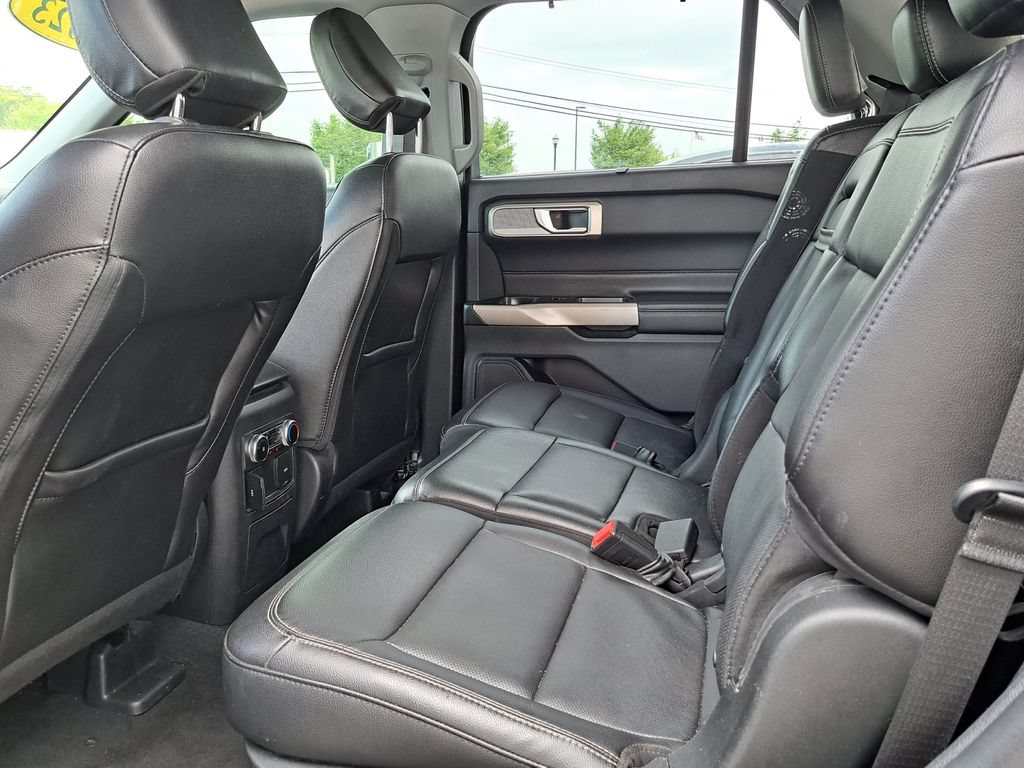 Used 2023 Ford Explorer Limited AWD/4WD image 15