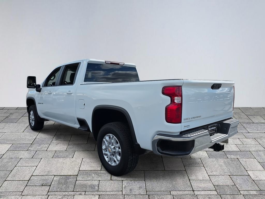 Used 2023 Chevrolet Silverado 2500 LT w/ Convenience Package image 5