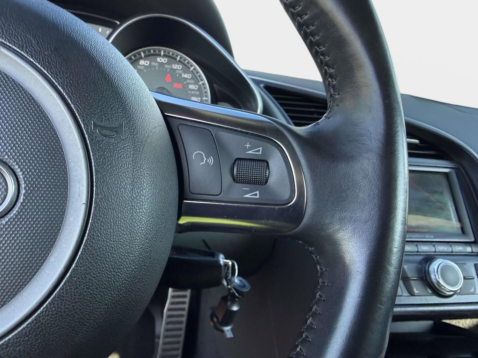 Used 2011 Audi R8 V8 image 44