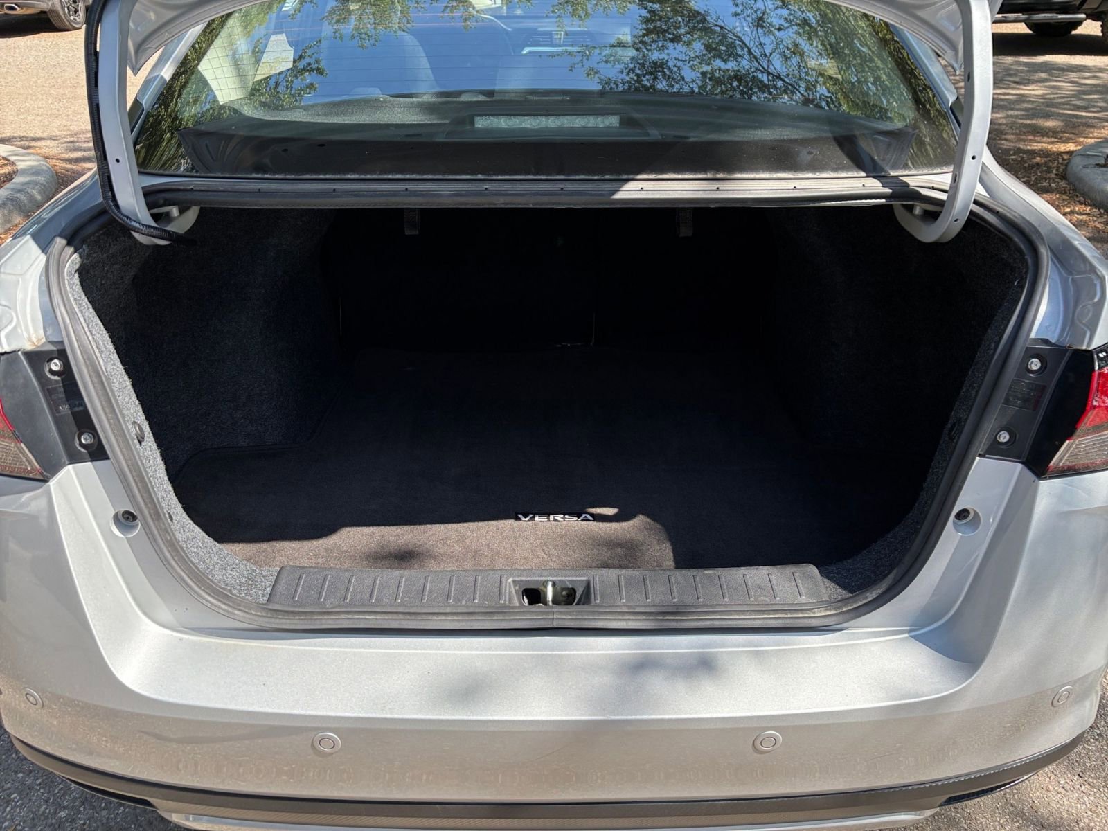 Used 2025 Nissan Versa SV w/ Trunk Package FWD image 30