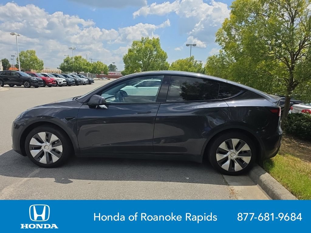 Used 2024 Tesla Model Y Long Range AWD/4WD image 2