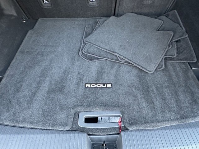 Used 2023 Nissan Rogue S image 17