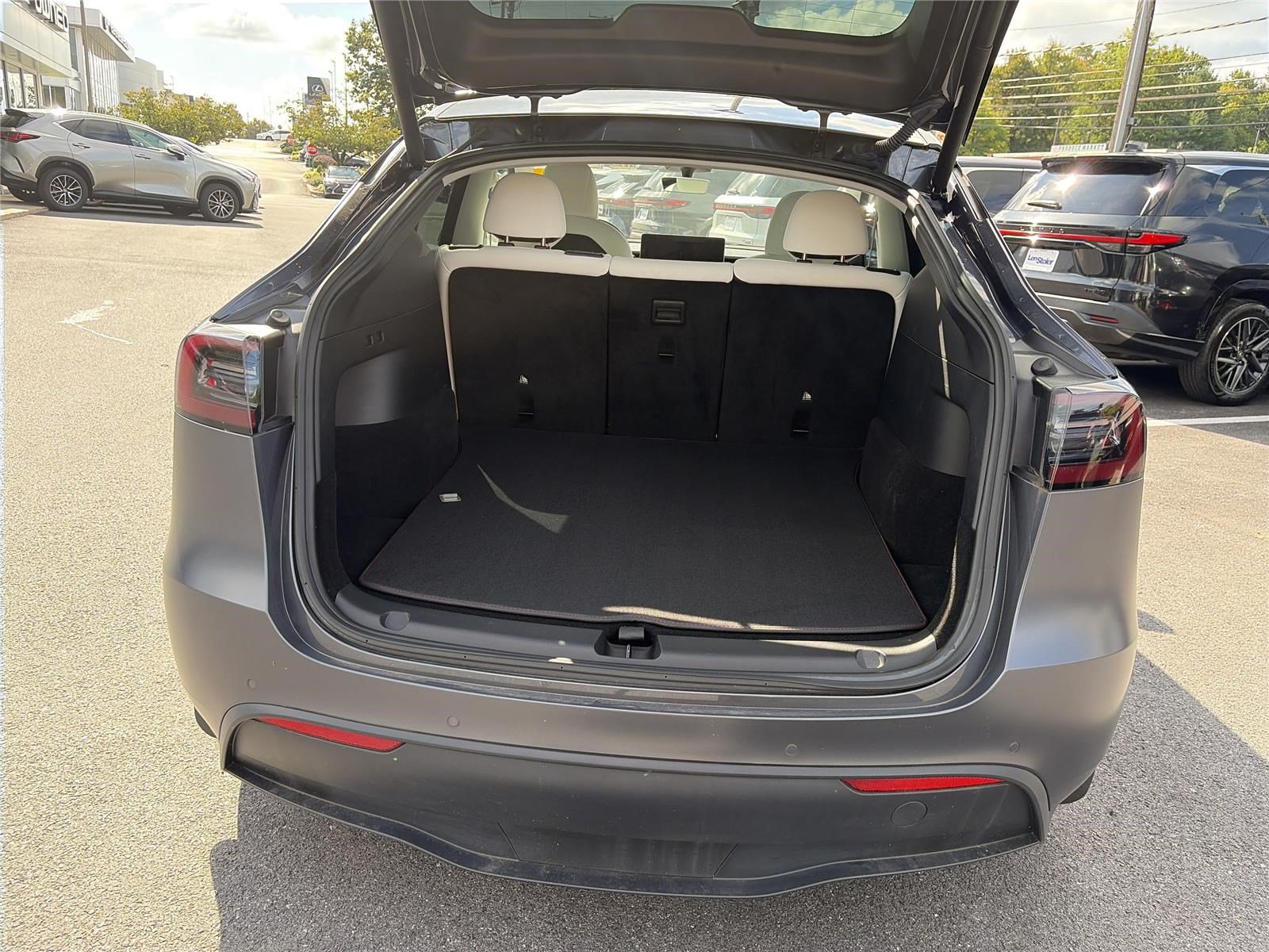 Used 2022 Tesla Model Y Performance AWD/4WD image 13