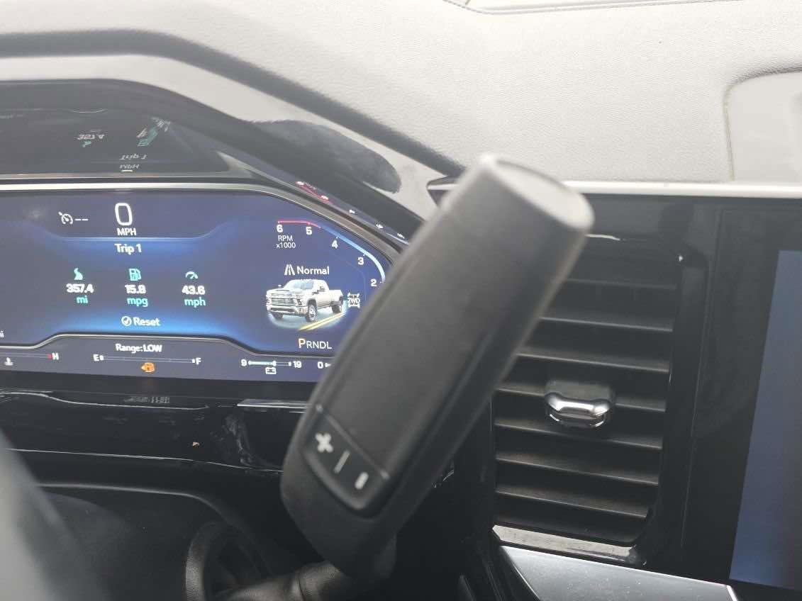 Used 2024 Chevrolet Silverado 3500 LT image 22