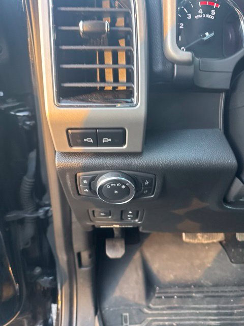 Used 2020 Ford F350 Lariat AWD/4WD image 3