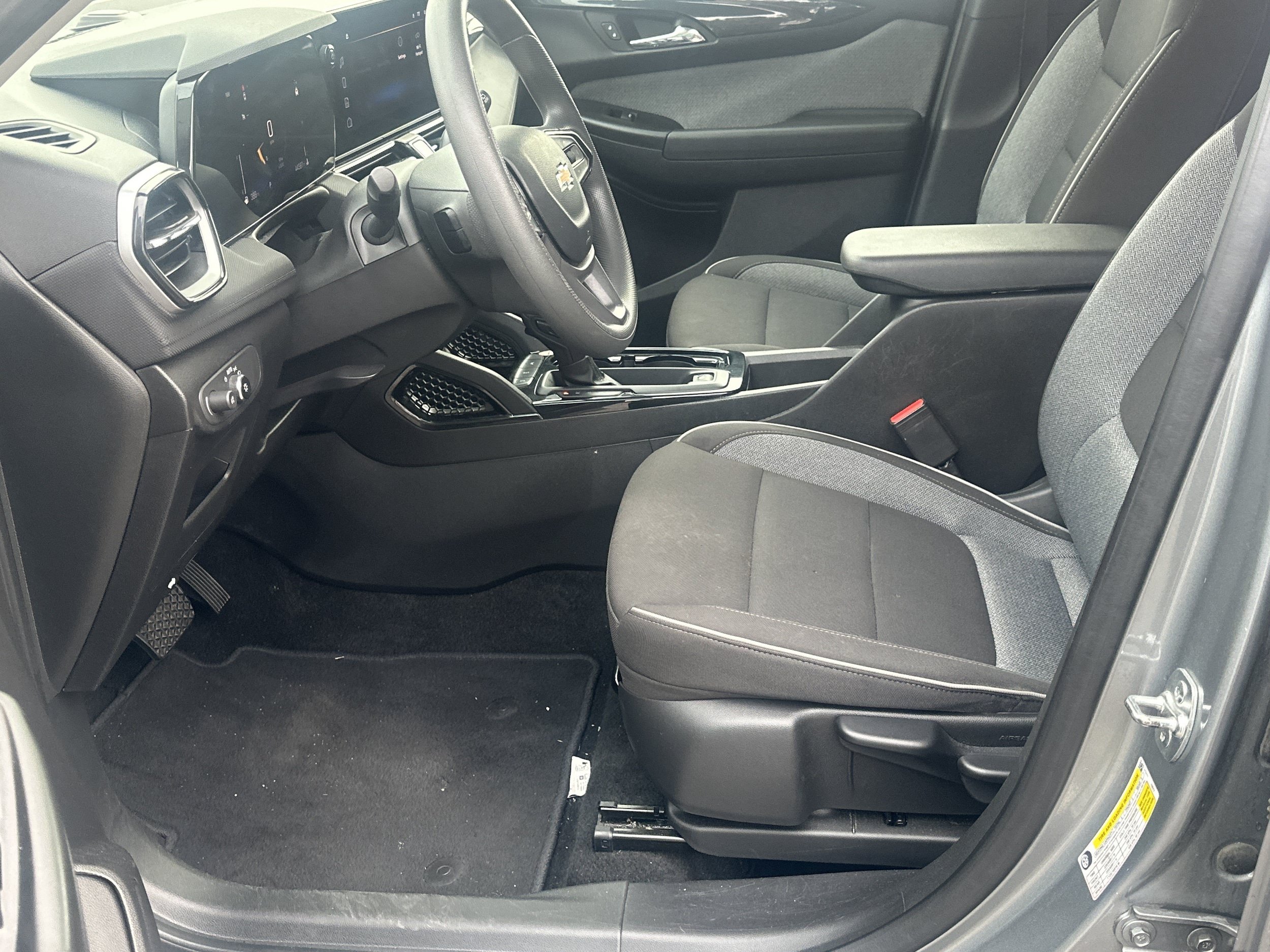 Used 2025 Chevrolet TrailBlazer LT FWD image 9