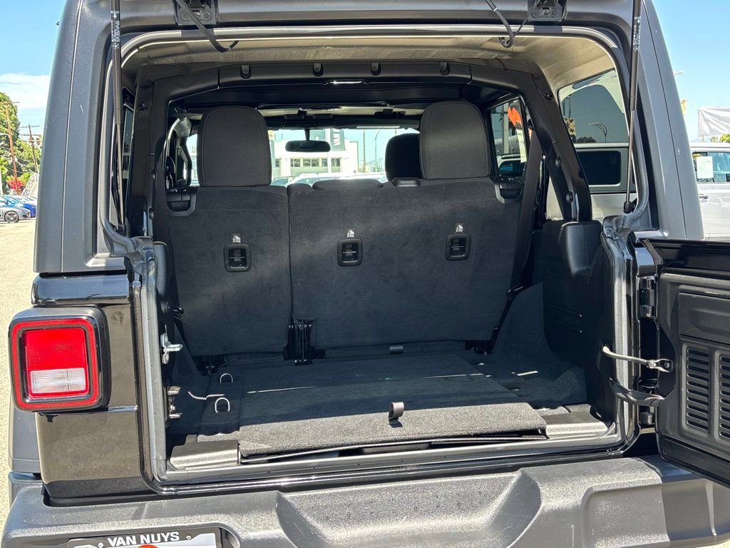 Used 2022 Jeep Wrangler Unlimited Sport image 24