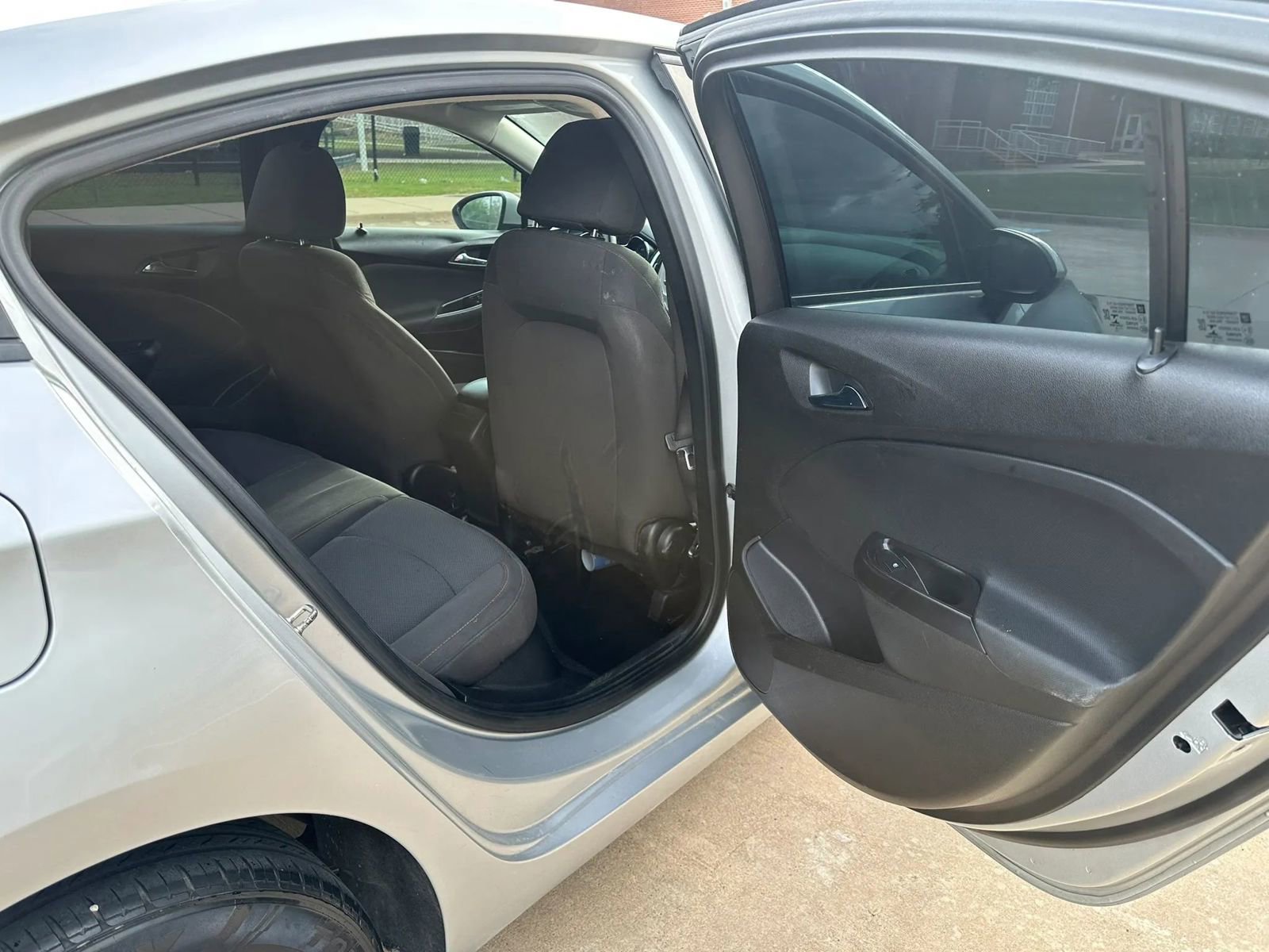 Used 2018 Chevrolet Cruze LS FWD image 19