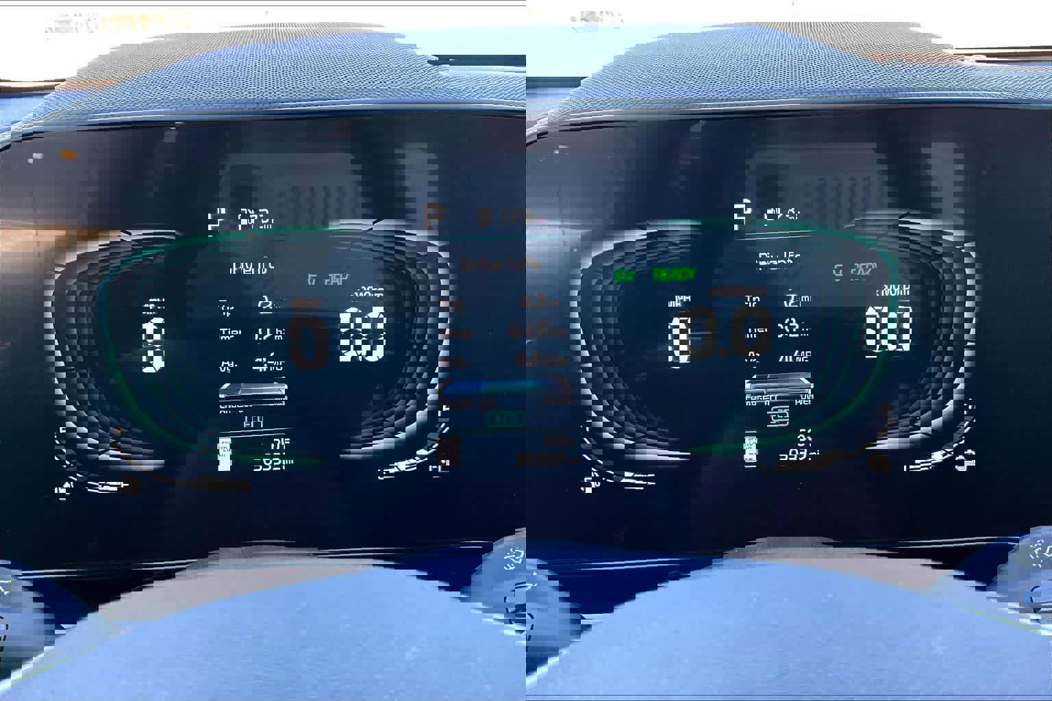 Used 2023 Kia Niro SX image 25