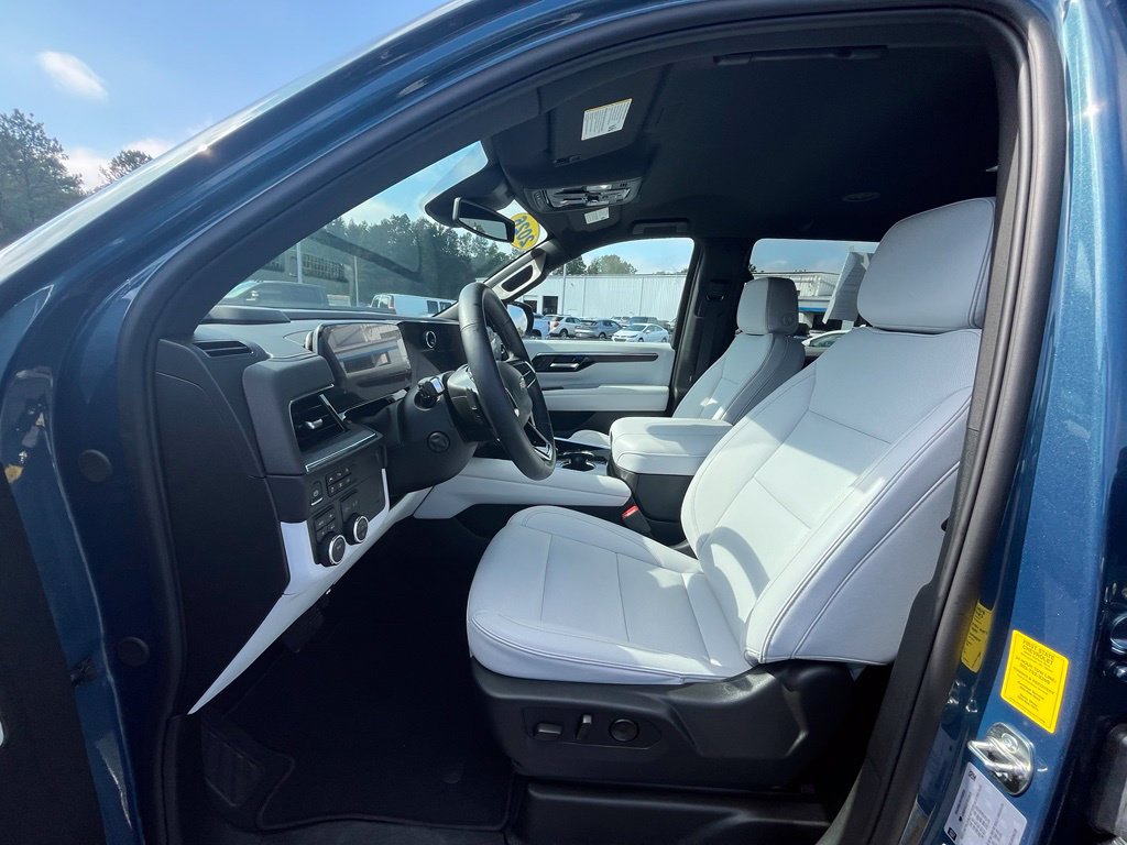 Used 2026 Chevrolet Tahoe Premier AWD/4WD image 14