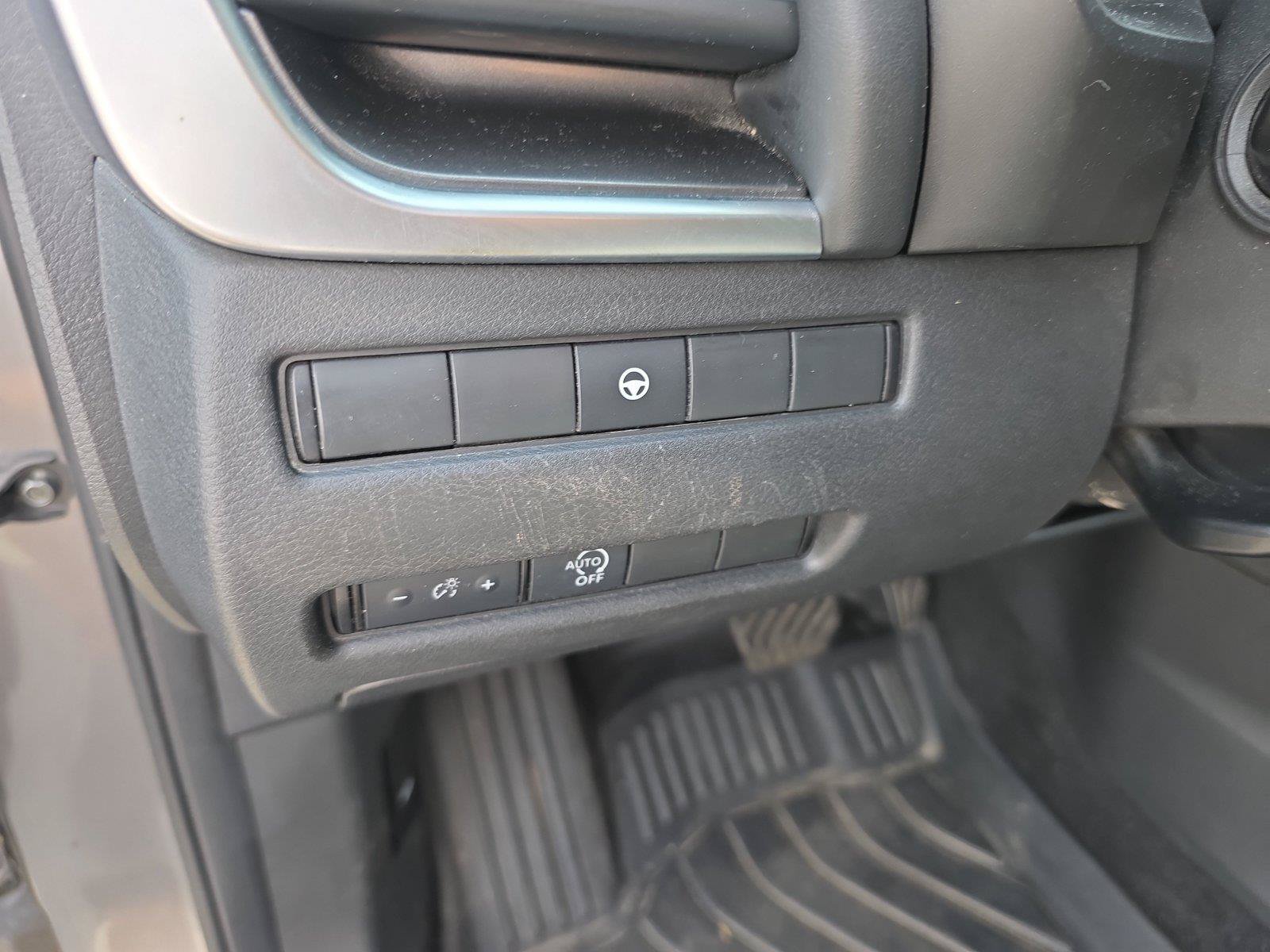 Used 2023 Nissan Rogue SV AWD/4WD image 19