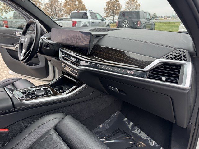 Used 2025 BMW X5 xDrive50e image 47