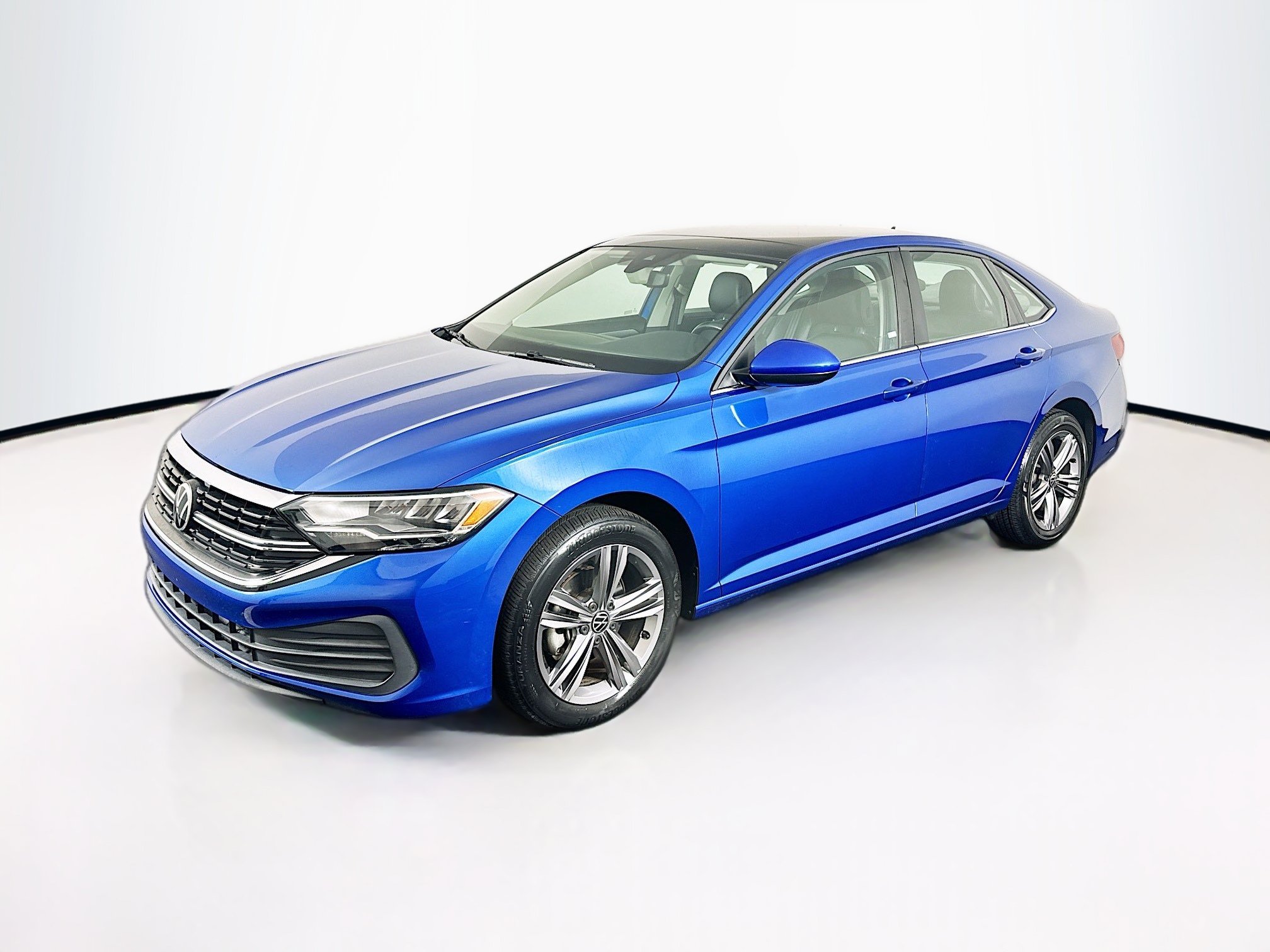 Used 2022 Volkswagen Jetta SE FWD image 3