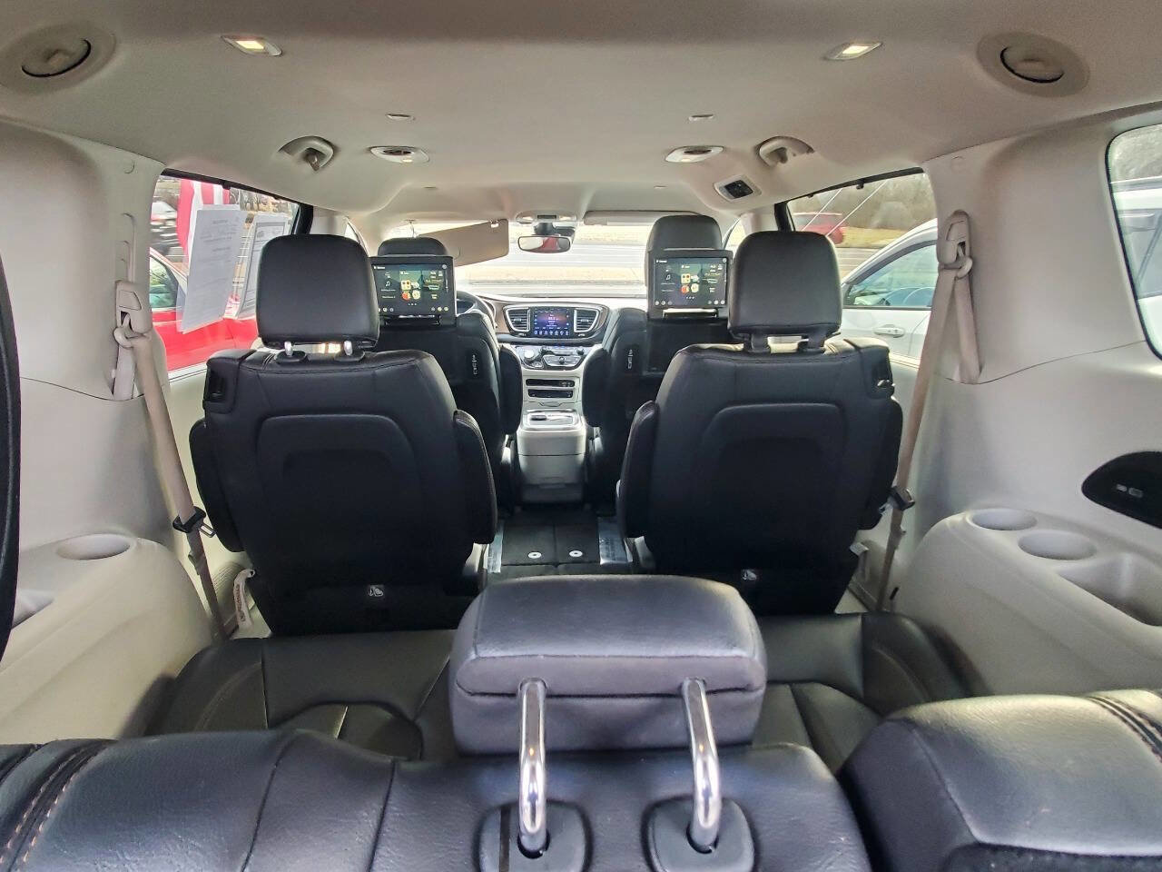 Used 2017 Chrysler Pacifica Touring-L Plus w/ Advanced Safetytec Group image 13