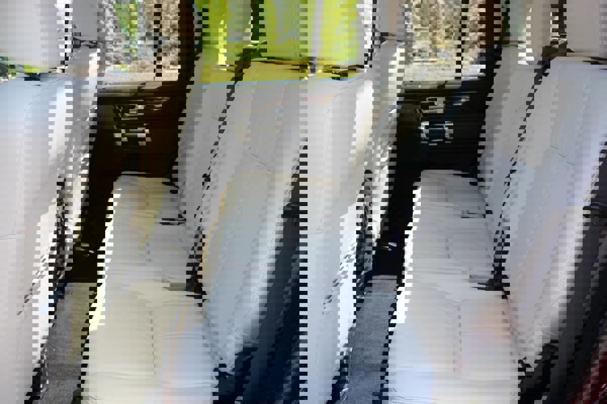 Used 2015 Land Rover LR4 HSE LUX image 30