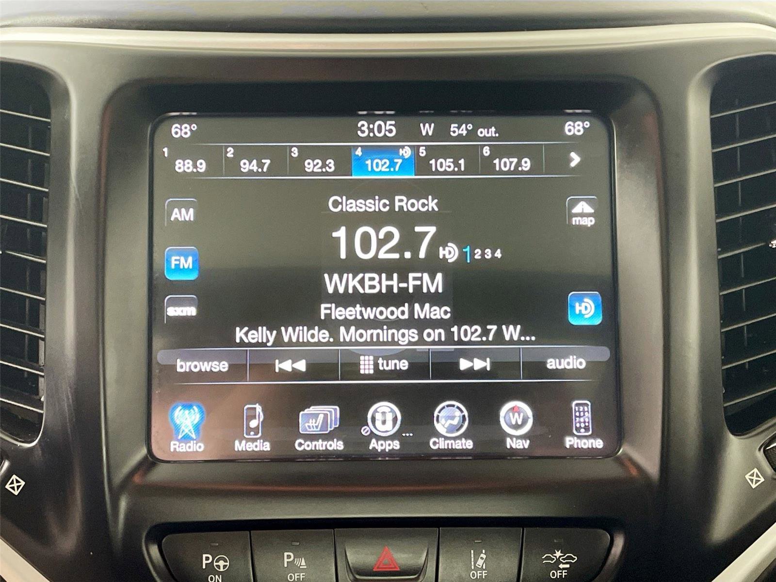 Used 2017 Jeep Cherokee Overland w/ Technology Group image 7