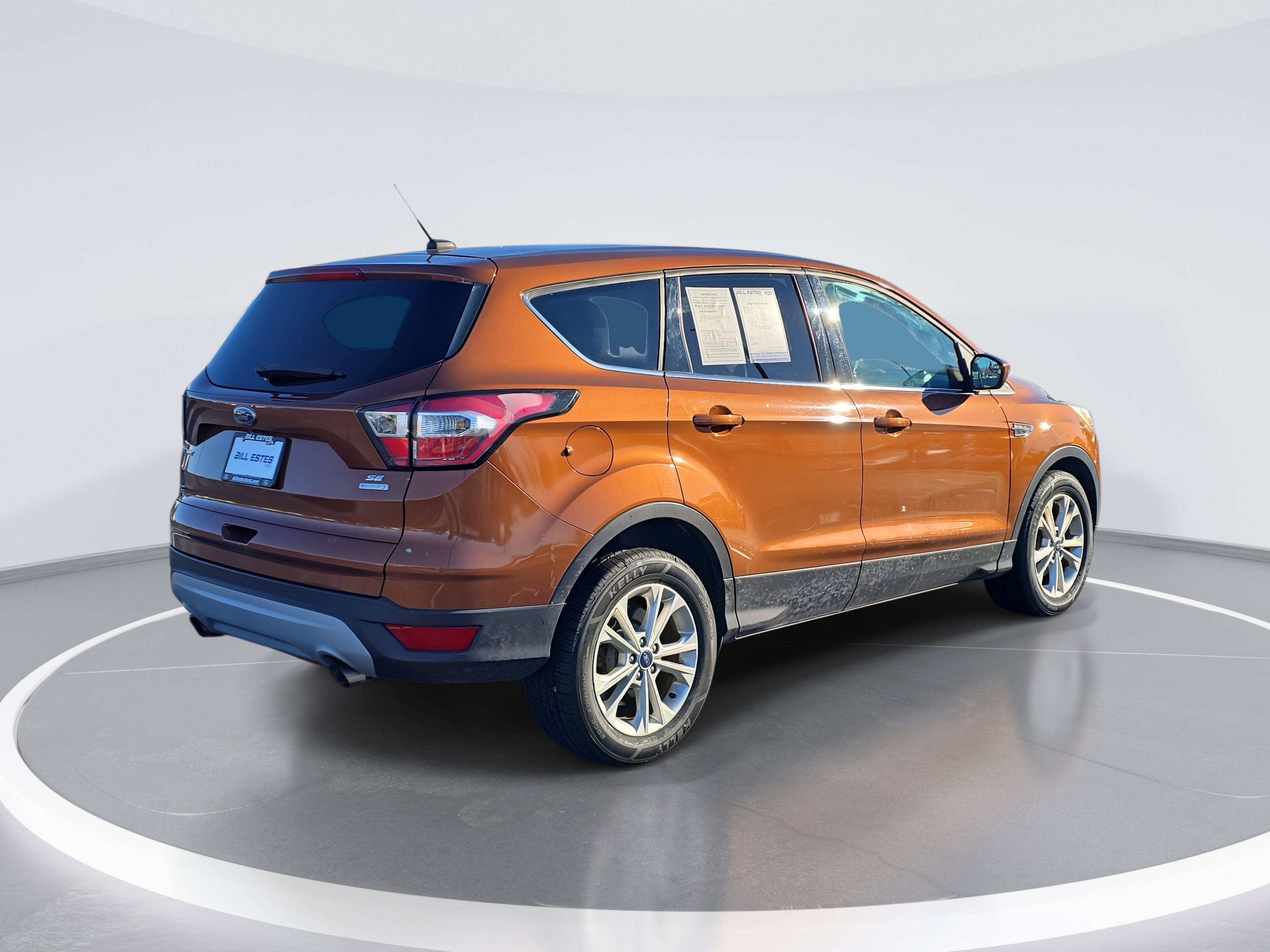 Used 2017 Ford Escape SE image 3