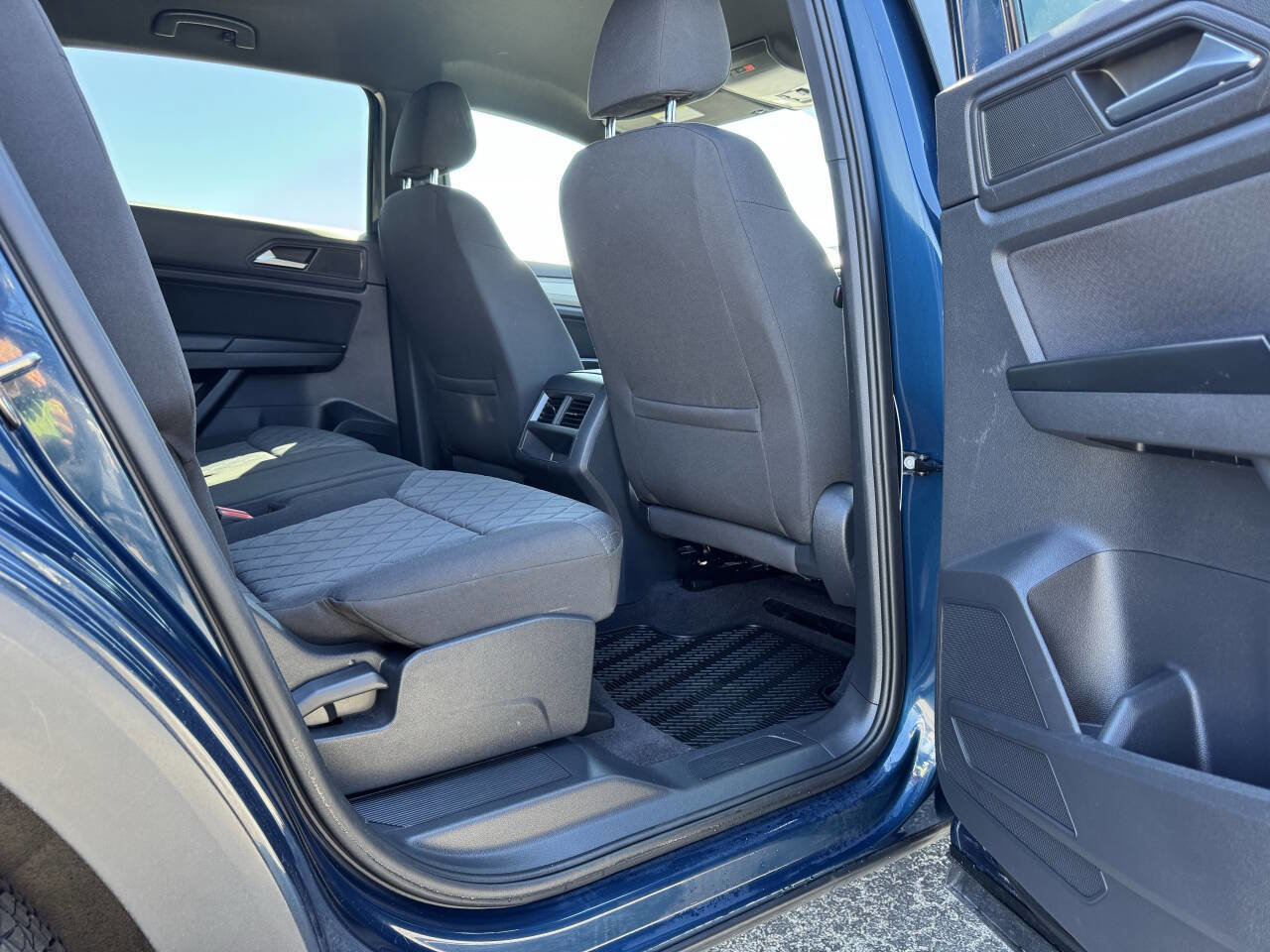 Used 2020 Volkswagen Atlas Cross Sport S image 31