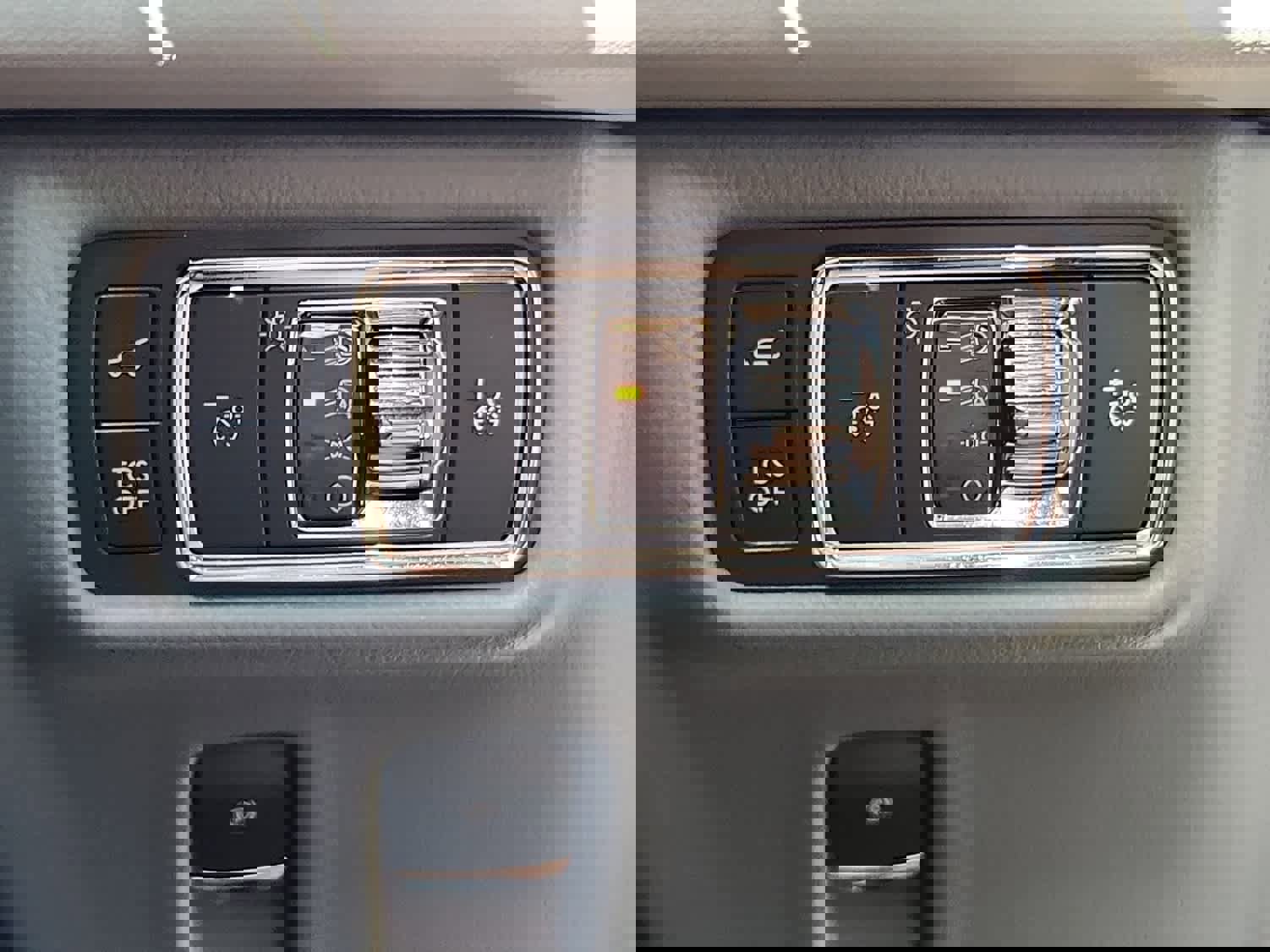 Used 2022 Lincoln Nautilus Reserve w/ Equipment Group 201A AWD/4WD image 18