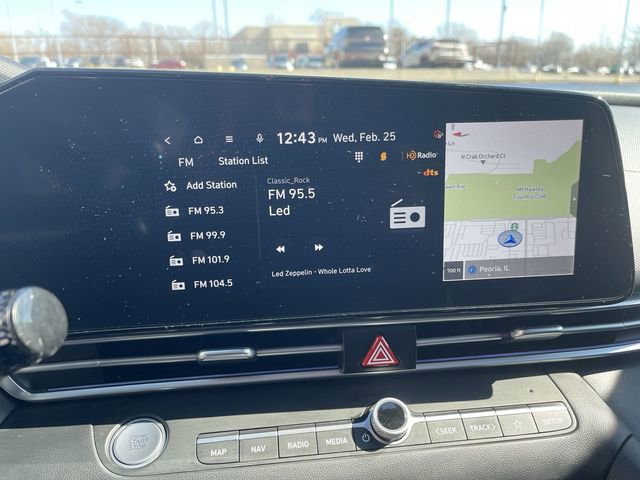 Used 2024 Hyundai Elantra Limited image 19