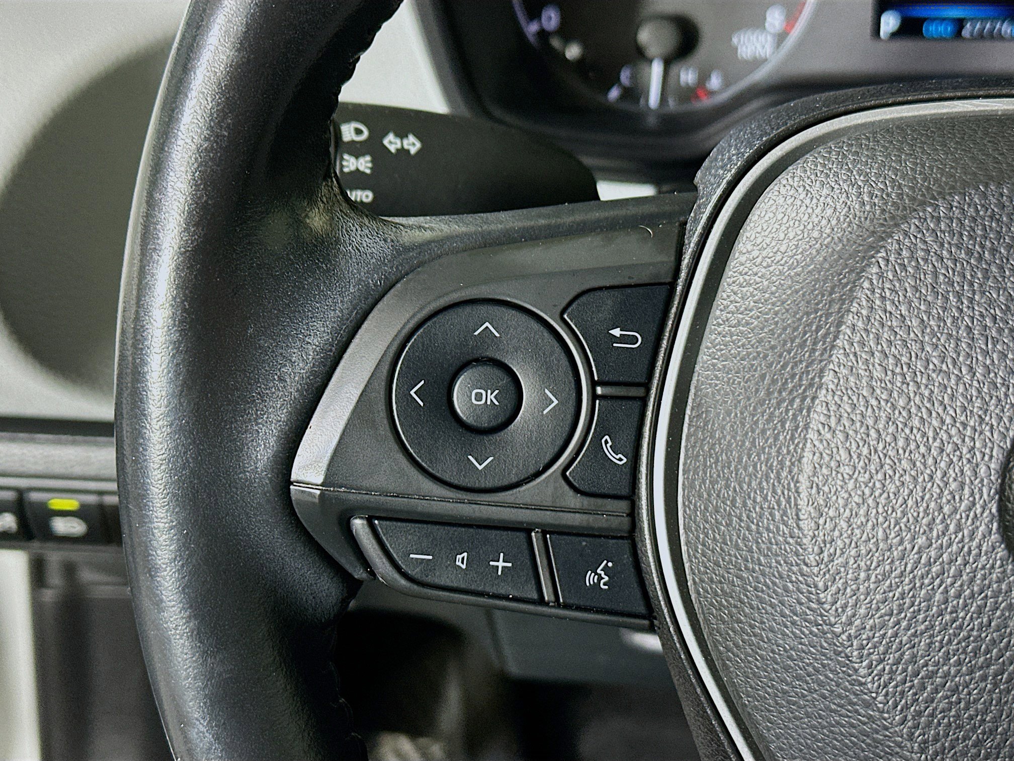 Used 2023 Toyota Corolla SE image 16