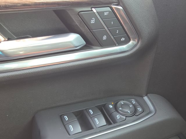 Used 2022 Chevrolet Silverado 1500 LTZ w/ LTZ Premium Package AWD/4WD image 28