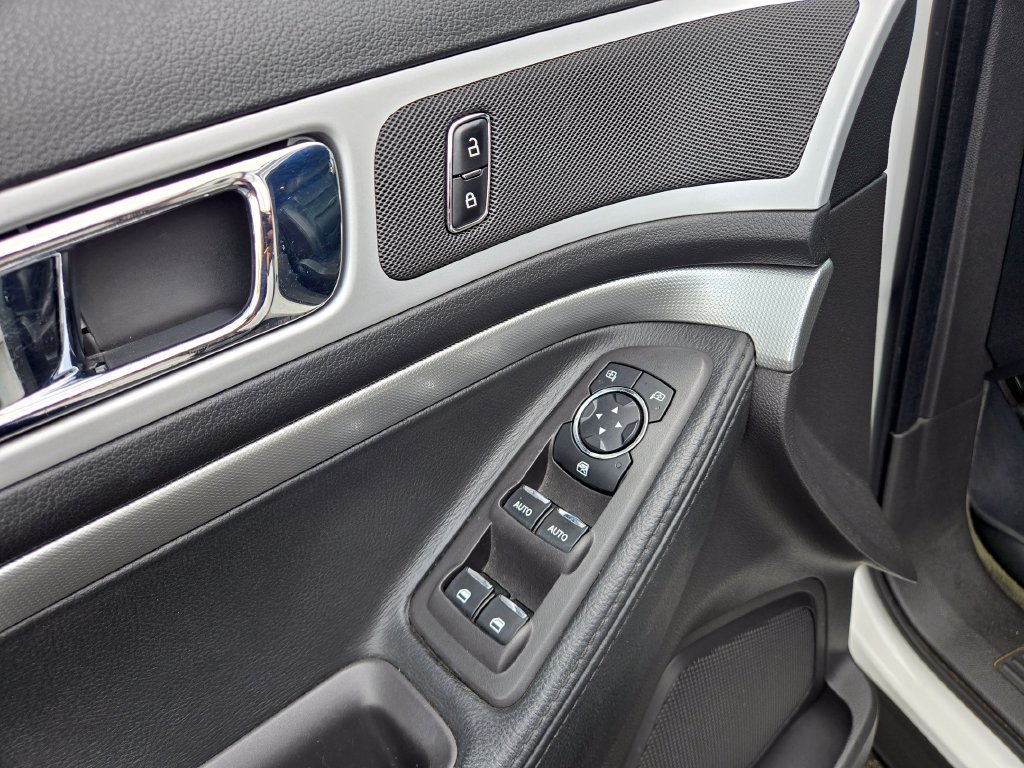 Used 2013 Ford Explorer XLT AWD/4WD image 26