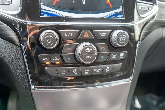 Used 2021 Jeep Grand Cherokee Freedom Edition AWD/4WD image 28