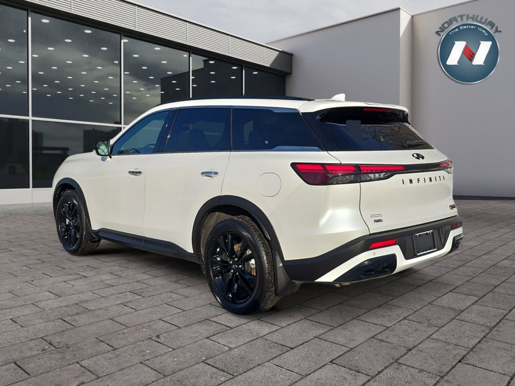 Used 2025 INFINITI QX60 Luxe w/ Black Edition image 3