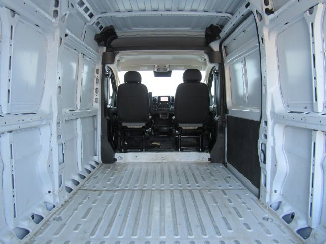 Used 2025 RAM ProMaster 2500 w/ Convenience Group image 8