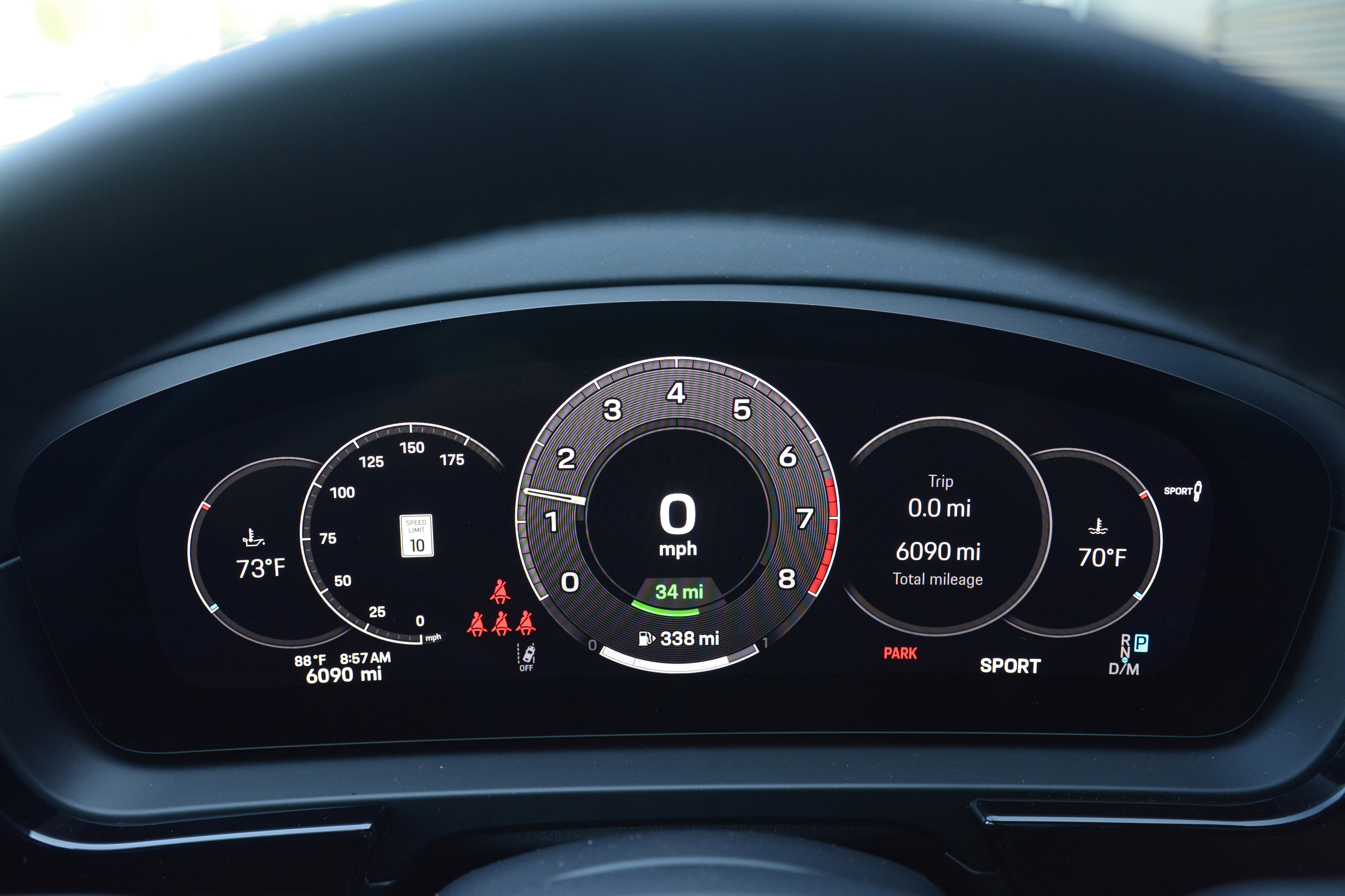 Certified 2025 Porsche Cayenne E-Hybrid Coupe AWD/4WD image 17