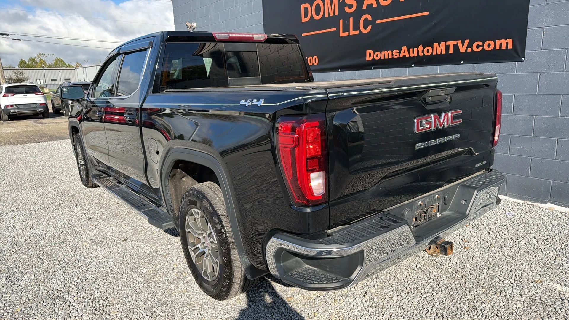 Used 2019 GMC Sierra 1500 SLE w/ SLE Value Package image 3